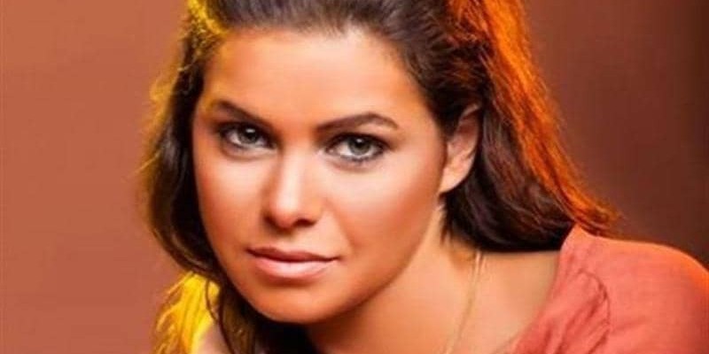 يسرا اللوزي