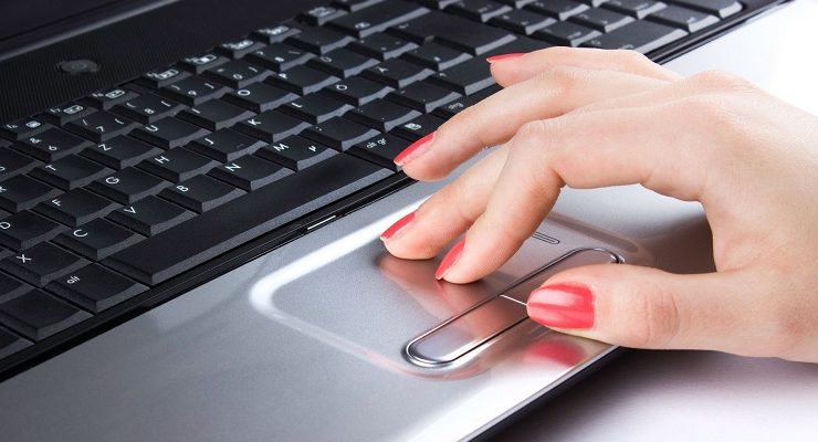 الطرق المختلفة لكيفيات حل مشكلة لوحة اللمس في اللابتوب