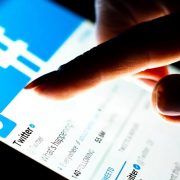 كيفية تغيير اسم المستخدم في تويتر من خلال الموقع أو تطبيق الهواتف الذكية