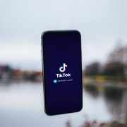 نصائح تساعدك على توثيق حسابك تيك توك الخاص بك