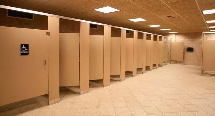 الحمامات العامة