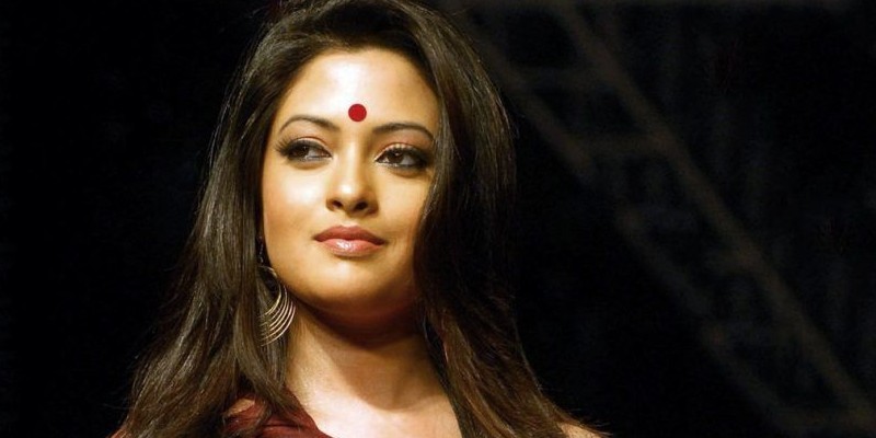 ماذا تعني العلامة الحمراء في جبهة الهنود؟ وماهو أصلها ؟ الناس