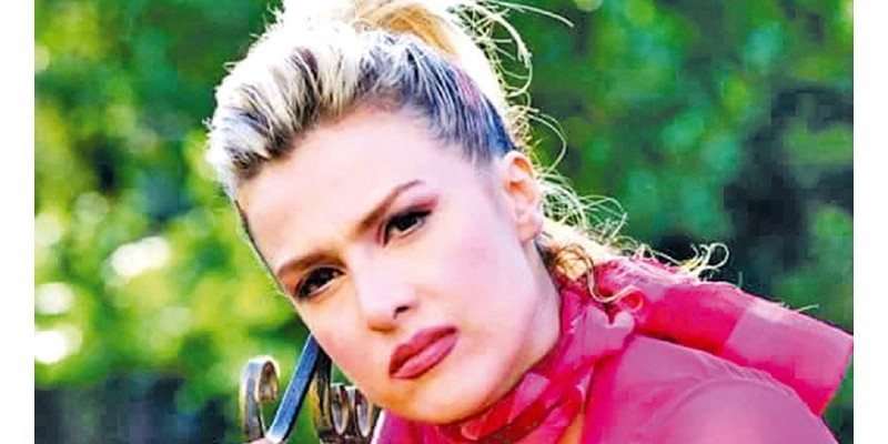 عن سيمون .. قصة لازم تتحكي سيمون