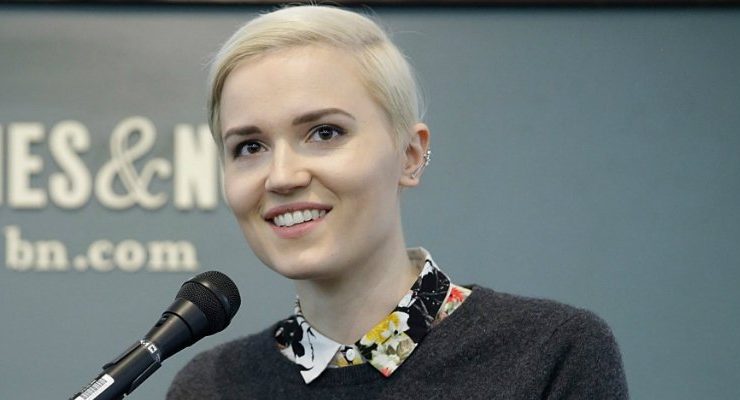 فيرونيكا روث