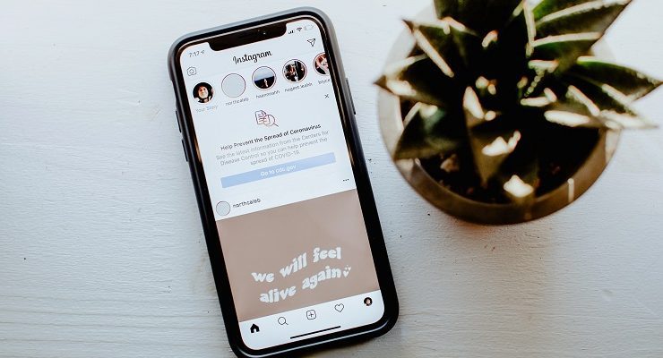 الطرق المختلفة لكيفية تغيير خلفية ستوري انستجرام عبر تطبيق الهواتف الذكية