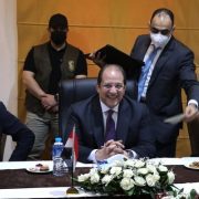 من زيارة اللواء عباس كاملة لغزة