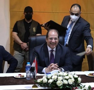 من زيارة اللواء عباس كاملة لغزة