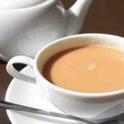 الشاي بحليب