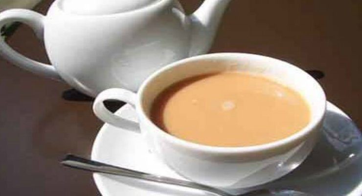 الشاي بحليب