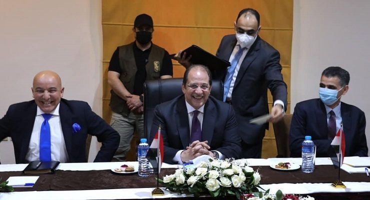 من زيارة اللواء عباس كاملة لغزة