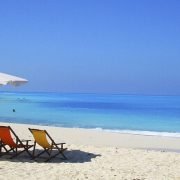 علاقة عاطفية