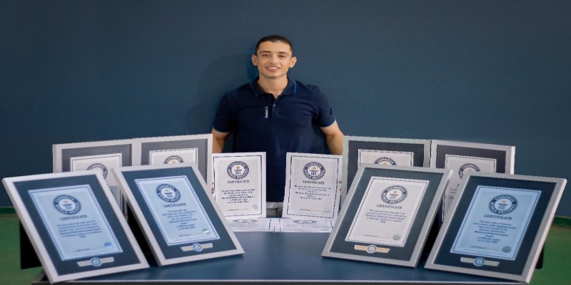 حوار مع محمود أيوب .. الشاب المصري الذي سجل ١٣ رقما قياسيا في موسوعة جينيس محمود أيوب