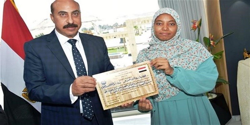 بناءًا على تعليمات الرئيس .. حياة كريمة تتكفل بمصاريف الطالبة ندى حربي حسن ندى حربي حسن