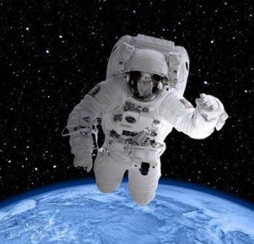 زيارة الفضاء