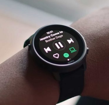 كيفية تحميل الأغاني على الساعة الذكية عبر YouTube Music وSpotify