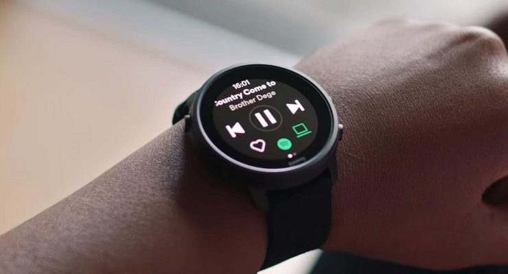 كيفية تحميل الأغاني على الساعة الذكية عبر YouTube Music وSpotify