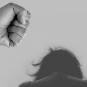 ضرب الرجال زوجاتهم