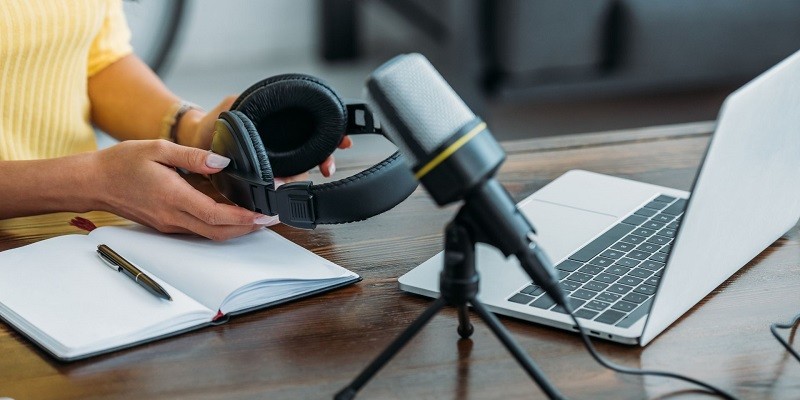 الدليل الكامل لكيفية تحسين الصوت في البودكاست