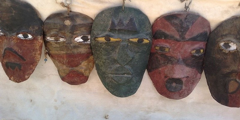 المقنعية - تعبيرية