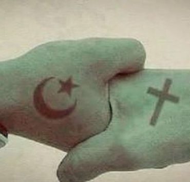 عزيزي الشيخ الطيب.. أنت بتكلم مين؟ مسيحي ومسلم