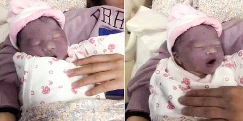 أم تندهش من لو ن جلد وليدها الذي فوجئت أنه لون القلقاس أم