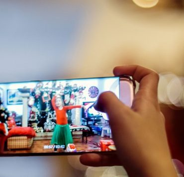 دليلك لتصبح مشجع كرة قدم سادي .. فقط اترك أذنيك لميديا القطبين تصوير الفيديو على الهاتف سريعًا على هواتف اندرويد أو iOS