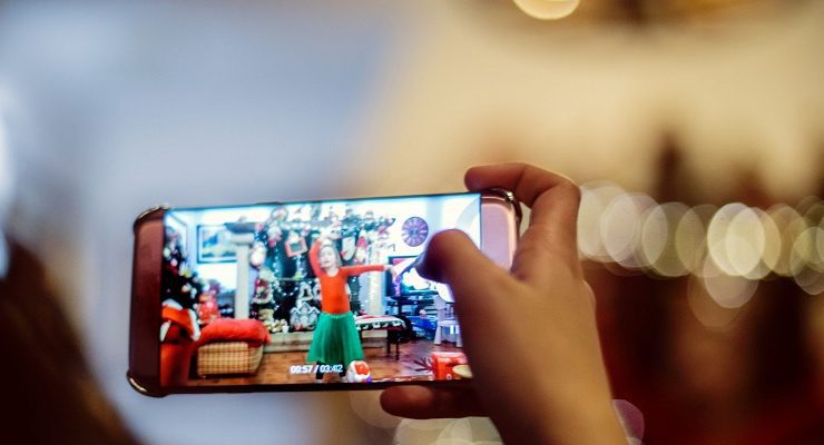 تصوير الفيديو على الهاتف سريعًا على هواتف اندرويد أو iOS