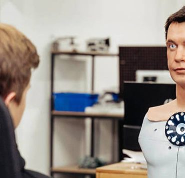 خطابة آل باتشينو في فيلم محاكمة اكسز سالي مازالت مثيرة للدهشة روبوتات