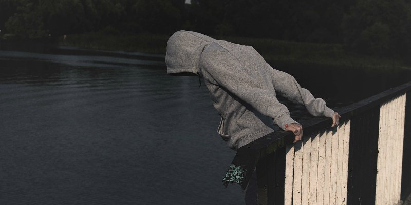 عن الانتحار “قد يكون عالمكم جميلا.. لكن ليس لي” الانتحار