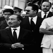 السادات في جنازة عبد الناصر