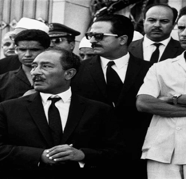 السادات في جنازة عبد الناصر