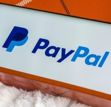 الخطوات الكاملة لكيفية إنشاء حساب على PayPal وكيفية ربط حسابك البنكي به