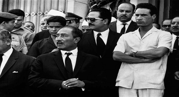 السادات في جنازة عبد الناصر