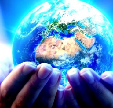 يوسف شاهين بين الألوهية والسب.. هل يمكن أن تكره فنان لدرجة أن تنفي عنه كل أعماله؟ أخطاء جغرافية في أفلام عالمية .. شاهد بنفسك