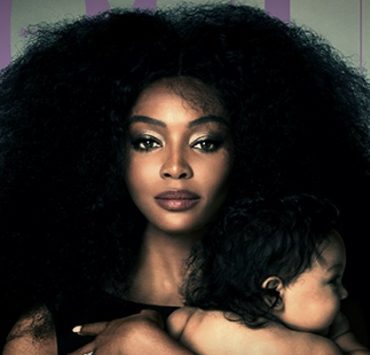 الحضن مش عيب.. سيبوا خلق الله يعرفوا الحب ناعومي كامبل