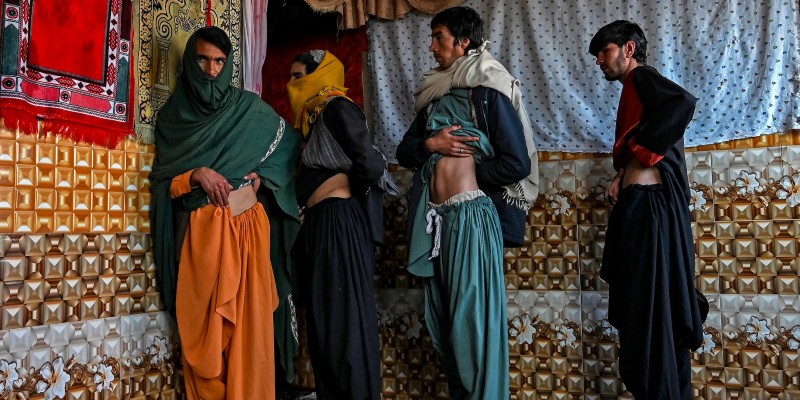 سكان قرية “الكلية الواحدة” في أفغانستان يبيعون أعضائهم للبقاء على قيد الحياة أفغانستان