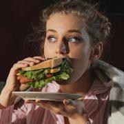 الأكل في الليل