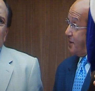 السفير الحقيقي - من فيلم السفارة في العمارة