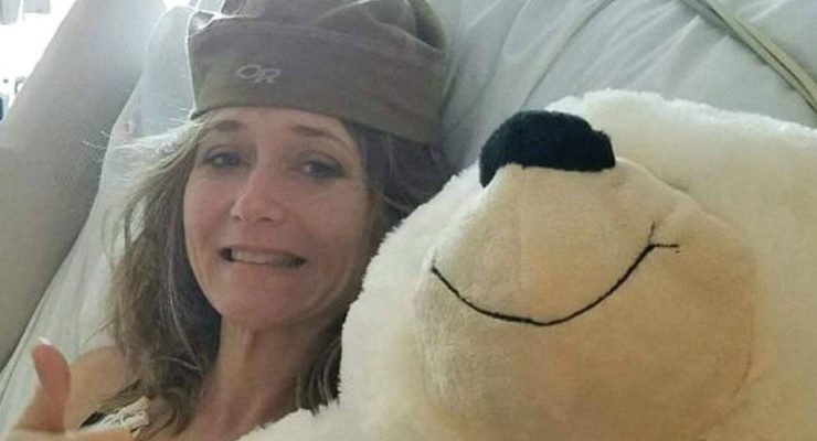 امرأة ينقذها شرب البول وأكل ورق الشجر وأمومتها من الموت وسط الجليد