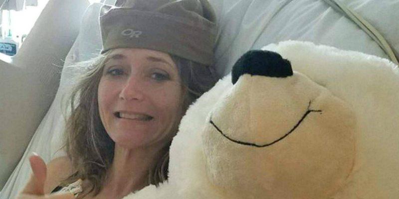 امرأة ينقذها شرب البول وأكل ورق الشجر وأمومتها من الموت وسط الجليد