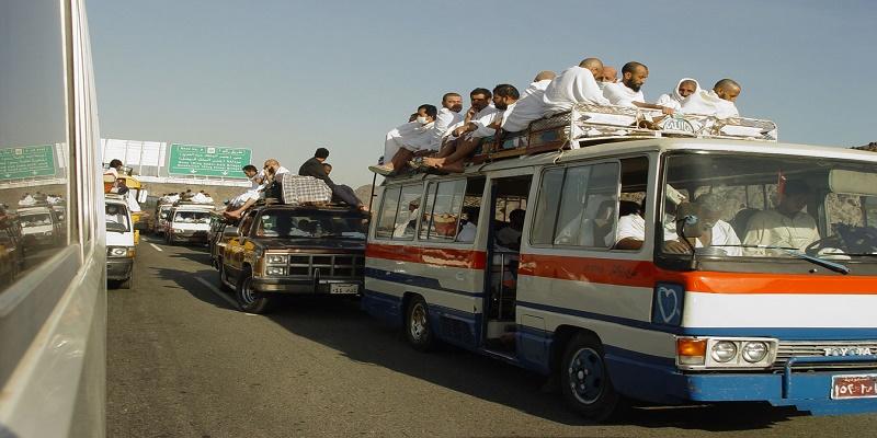 “فضحته رحلات الحج” قصة حاج تزوج على امرأته وكُشِف بحضور رئيس مصر للطيران رحلات الحج