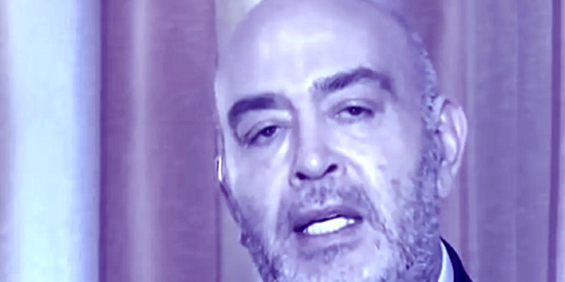 لماذا يتقيأ عماد الدين أديب ركاكة في مقالاته؟ عماد الدين أديب