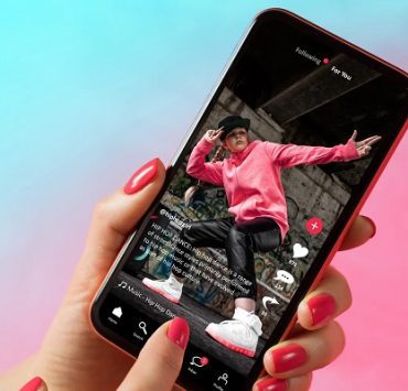 كيفية حذف فيديو من تيك توك أو إخفاءه عن المتابعين بعد نشره