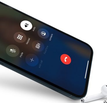 ريا وسكينة.. الفكرة والتناول عزل الصوت في الايفون بخاصية Voice Isolation في مكالمات FaceTime