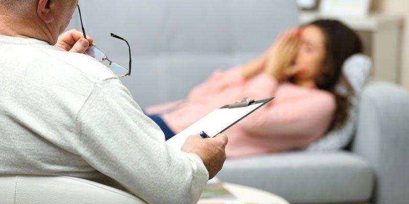 الطبيب النفسي