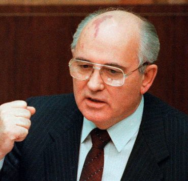 هبة طوجي وإدمان المبهجات الحلال ميخائيل جورباتشوف