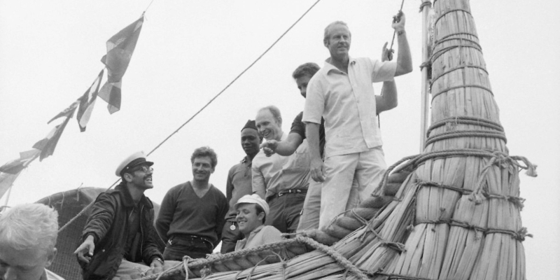 ثور هايردال..المستكشف الذي أبحر آلاف الأميال عبر المحيط في مركب مصنوع يدويًا المحيط