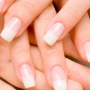 أكريليك والأظافر