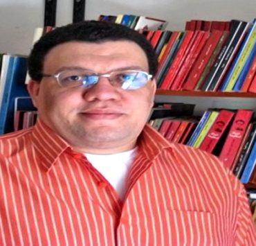 أحمد اللباد