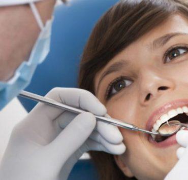 دكتور الأسنان